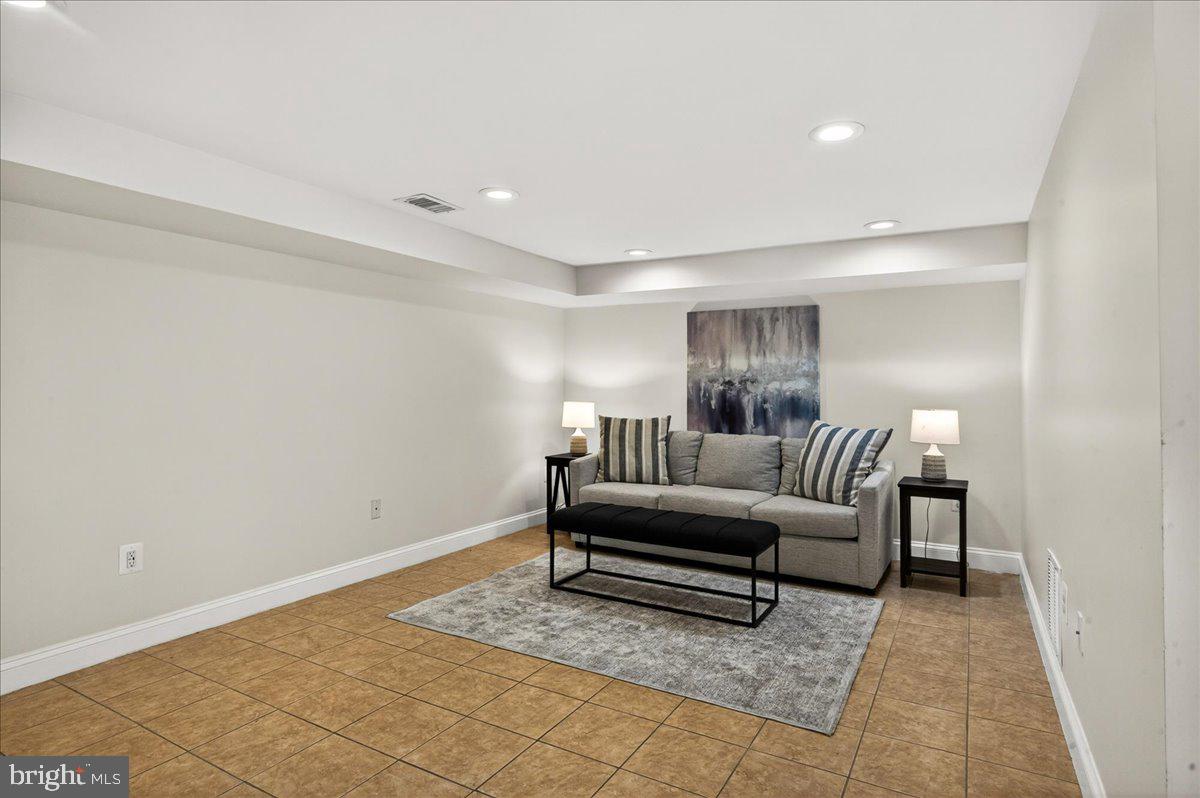 BRADDOCK COVE - Residential