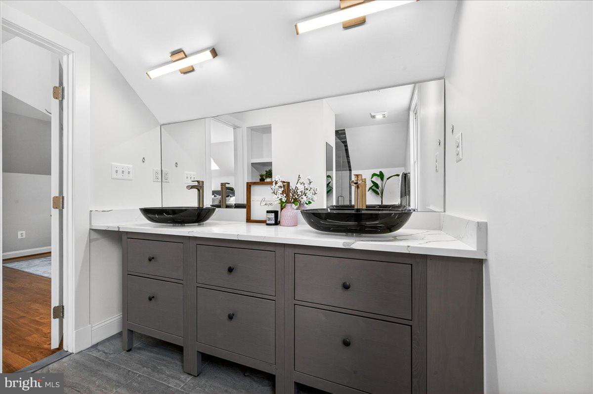 BRADDOCK COVE - Residential