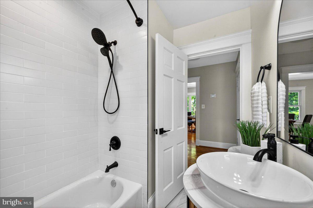 BRADDOCK COVE - Residential