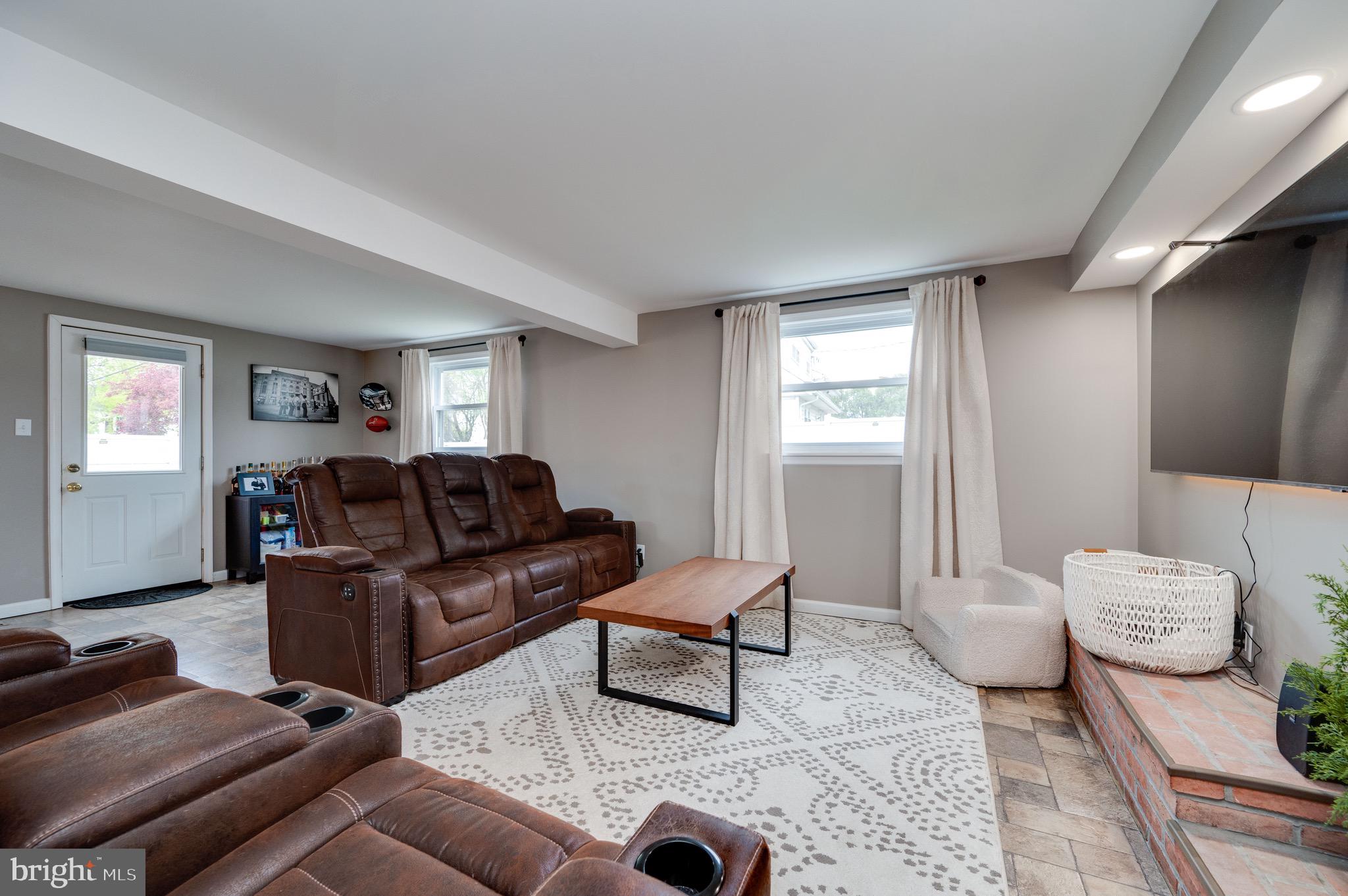 WHITFIELD - Residential