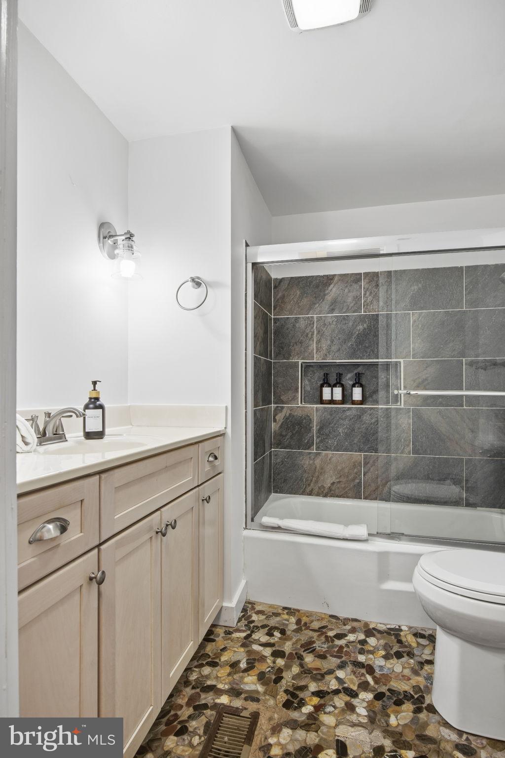 RIVERBEND - Residential