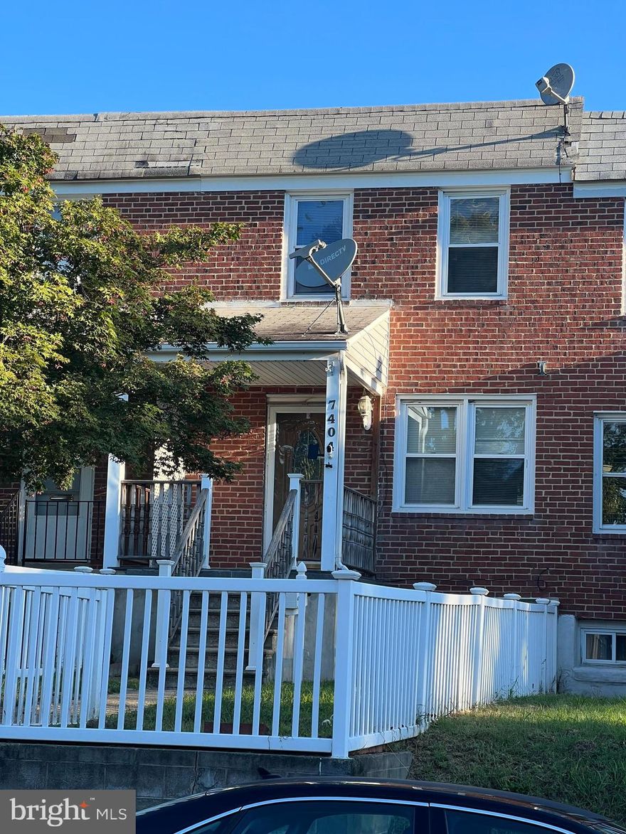 Newly painted and  LVP flooring  2 bedroom 1.5 bath  home availably for rent. parking in back with  parking pad. All applicants must  a full credit report and income verification.