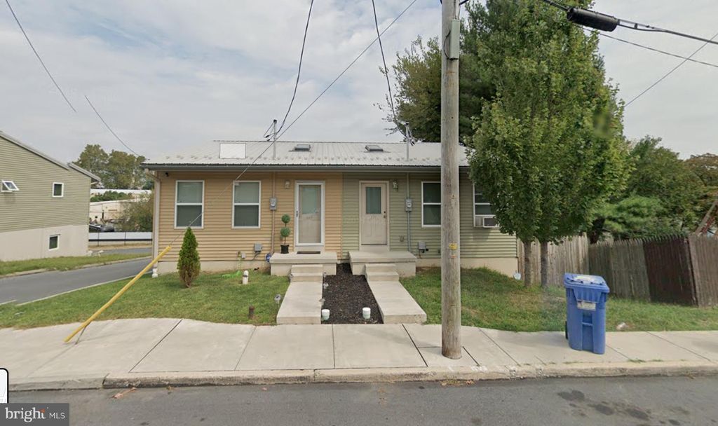 Photo of 671 FAIRVIEW AVE, LANCASTER, PA 17603 (MLS # PALA2040888)