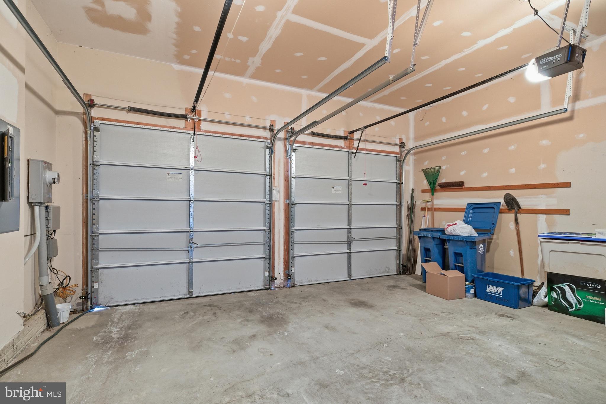 VILLAS AT SNOWDEN OVERLOOK - Residential