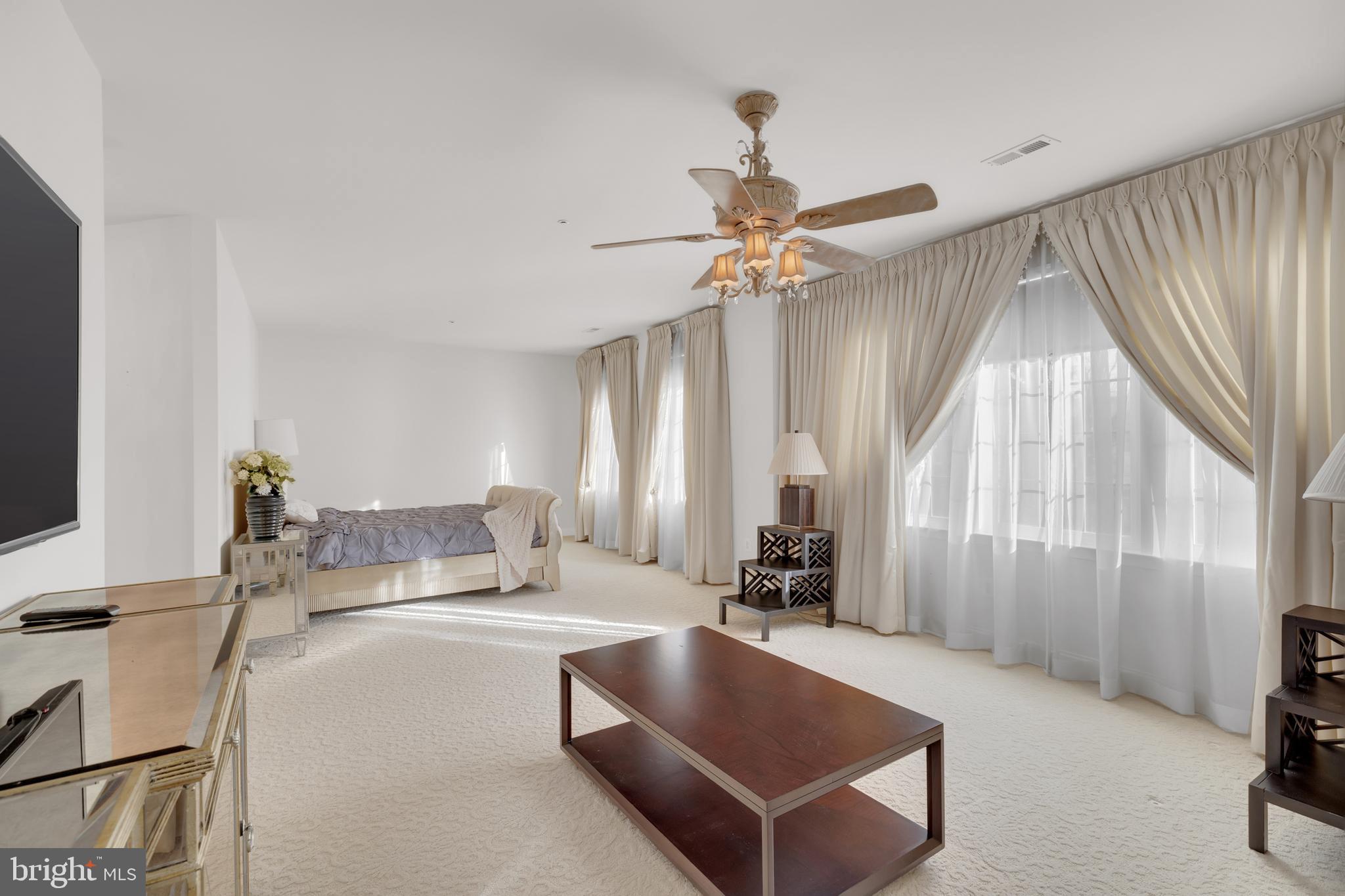 VILLAS AT SNOWDEN OVERLOOK - Residential