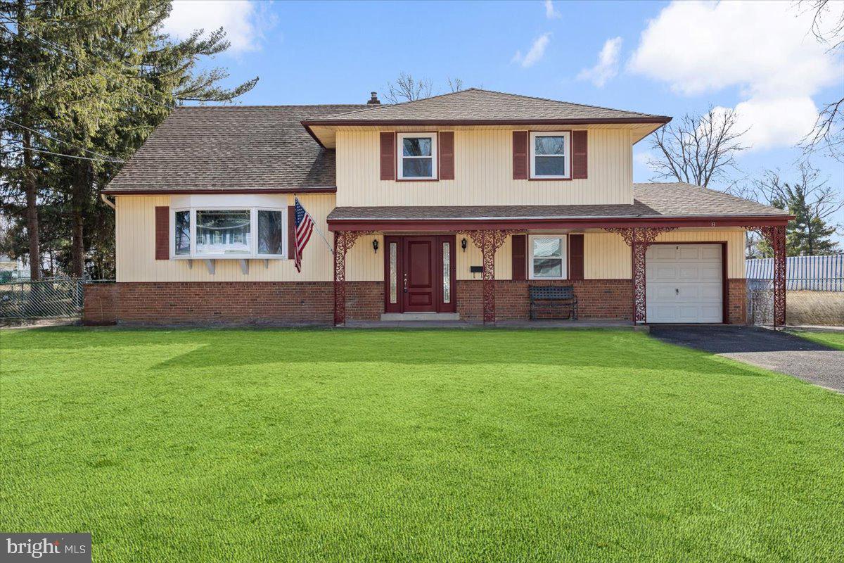 8 MONTCLAIR DRIVE