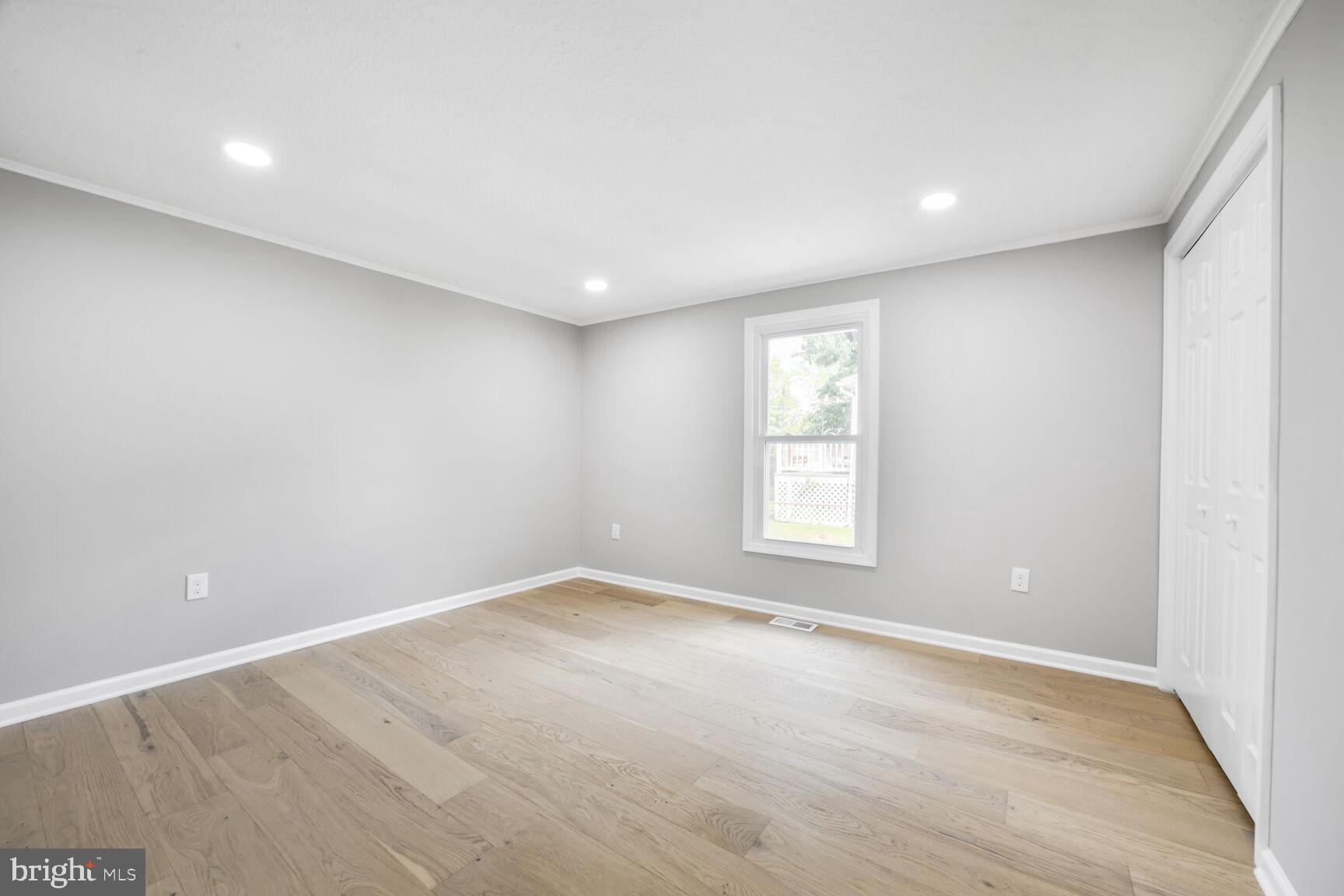 LANDOVER - Residential