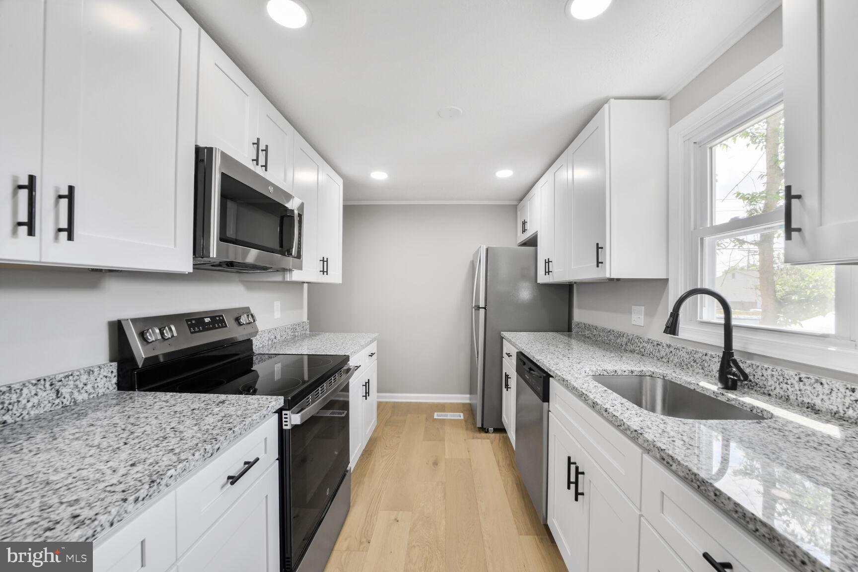 LANDOVER - Residential