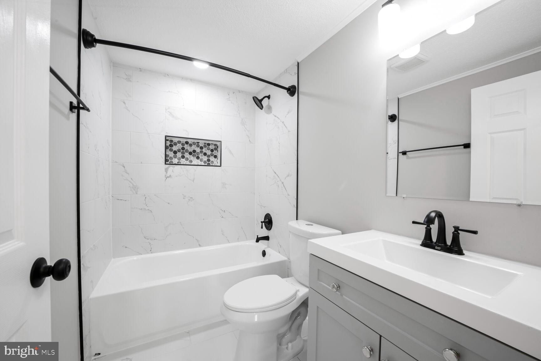 LANDOVER - Residential