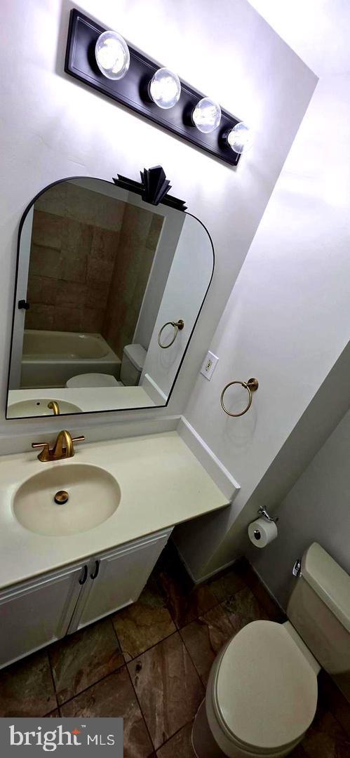 HOLMES RUN VILLAGE - Residential