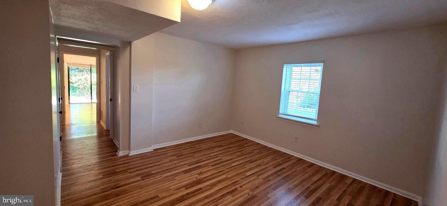 HOLMES RUN VILLAGE - Residential