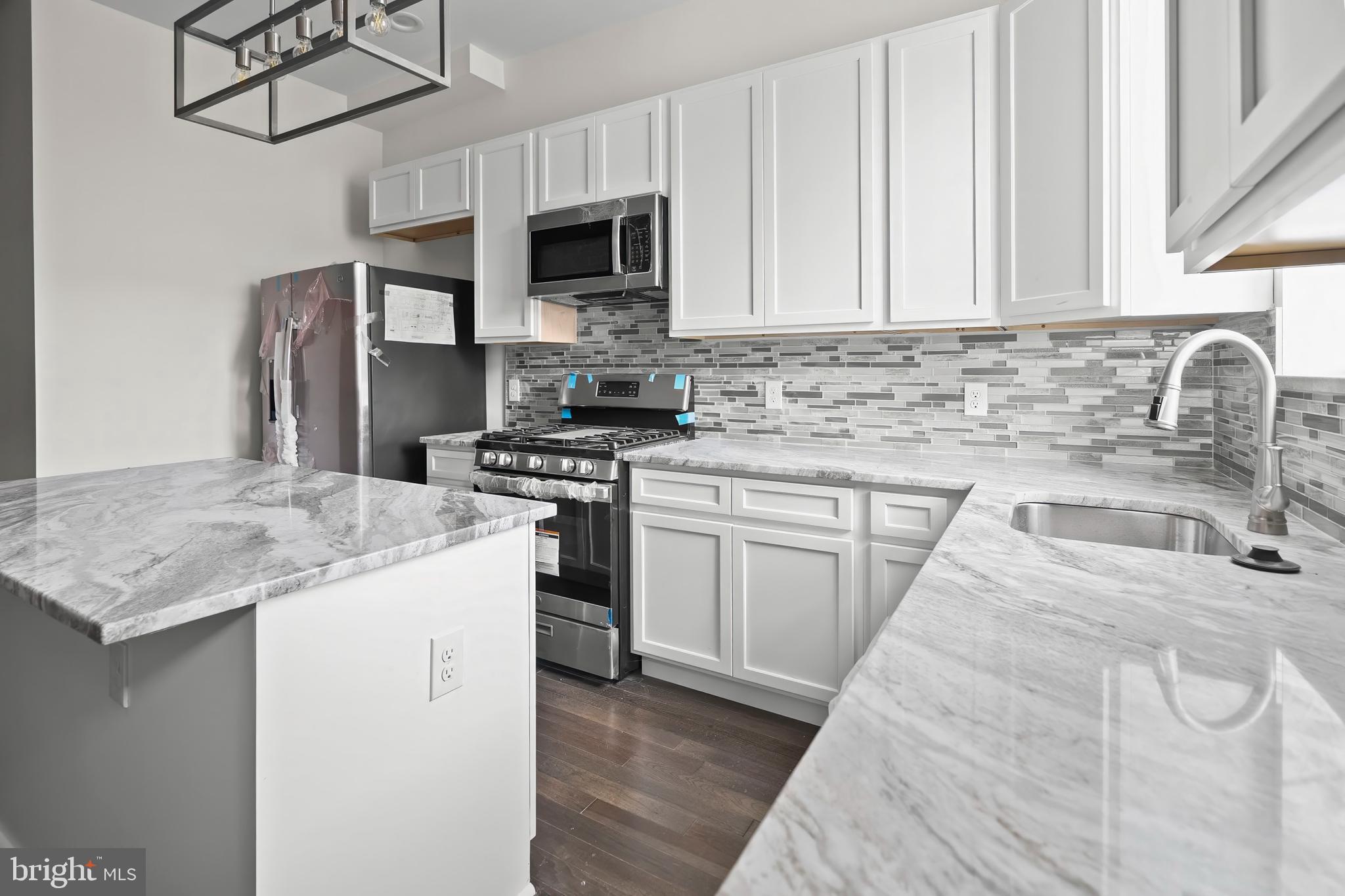 EAST BALTIMORE MIDWAY - Residential