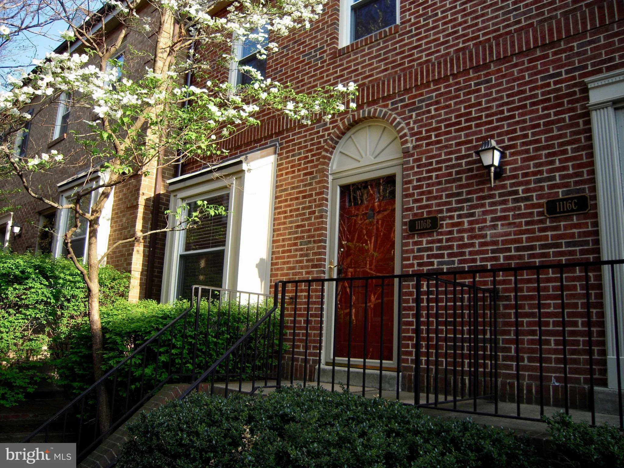 1116 Taylor Street N Unit B, Arlington, VA 22201