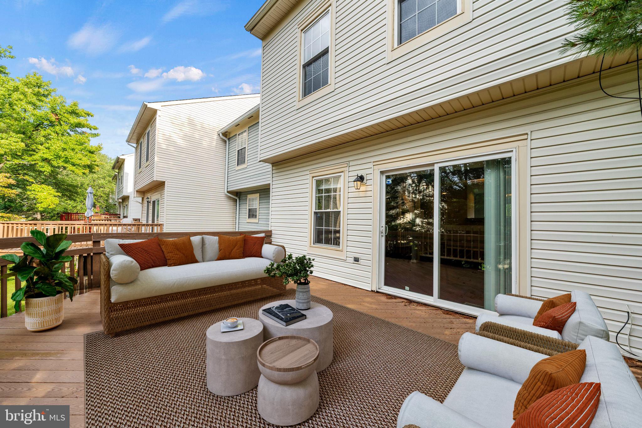 GREEN OAK TOWNES - Residential