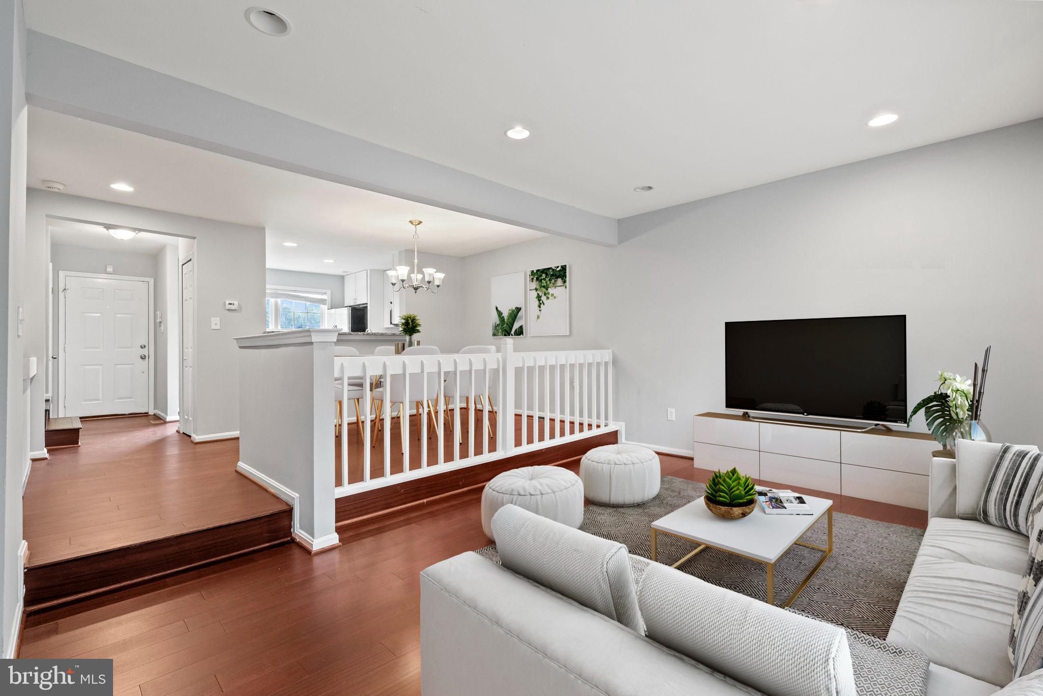 GREEN OAK TOWNES - Residential