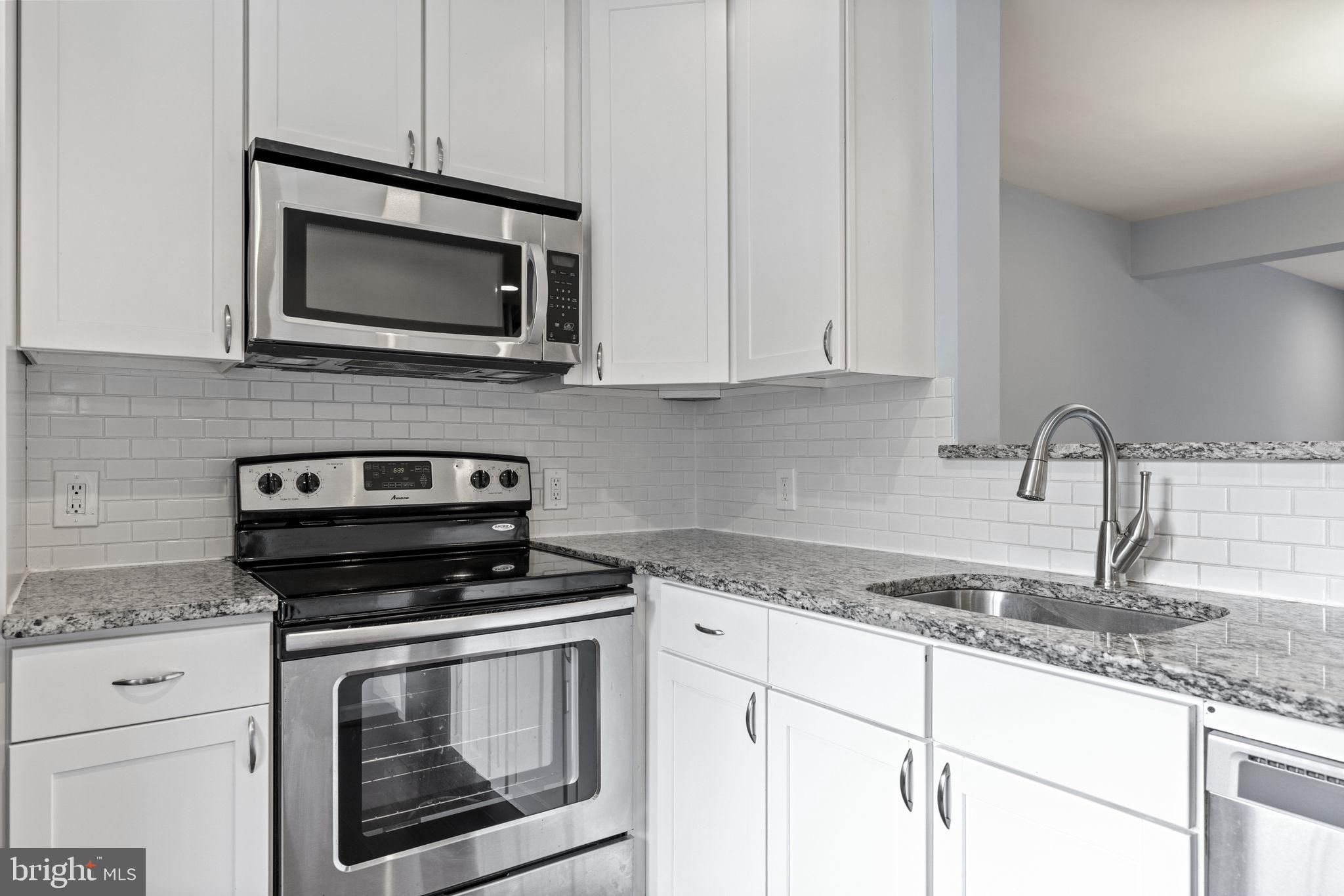 GREEN OAK TOWNES - Residential