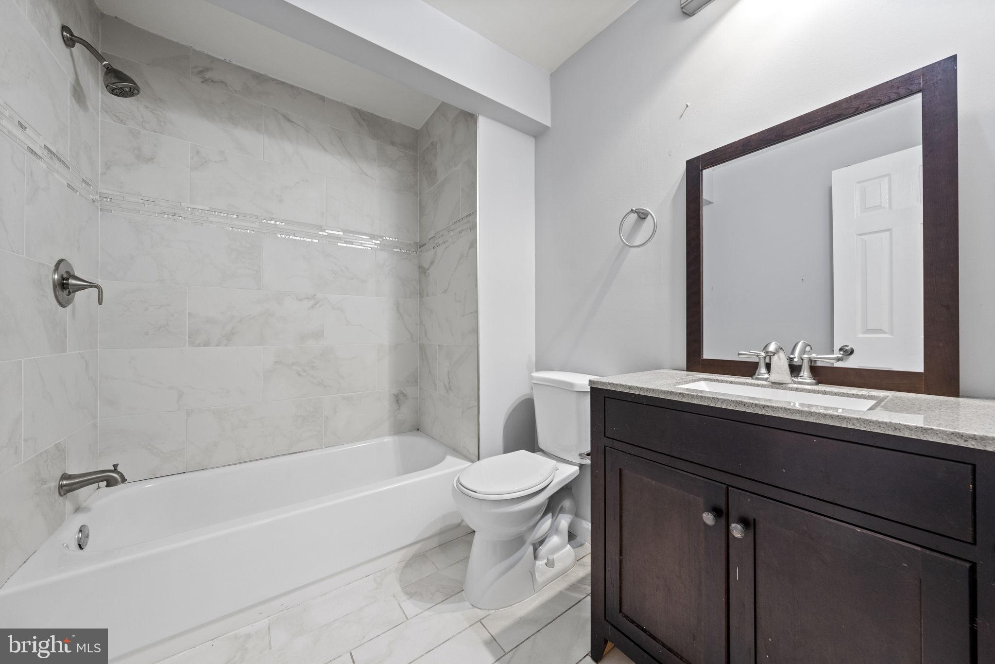 GREEN OAK TOWNES - Residential