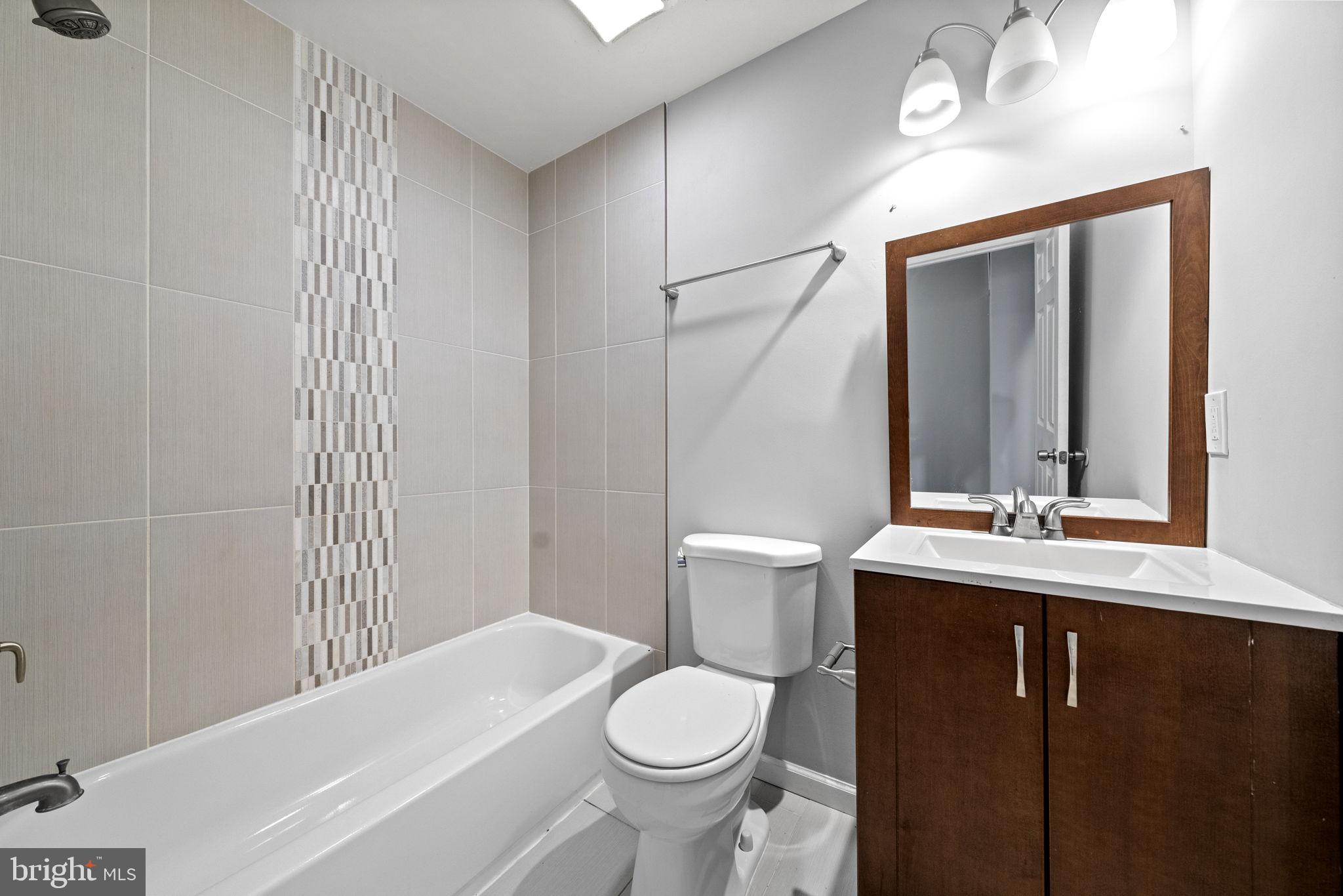 GREEN OAK TOWNES - Residential