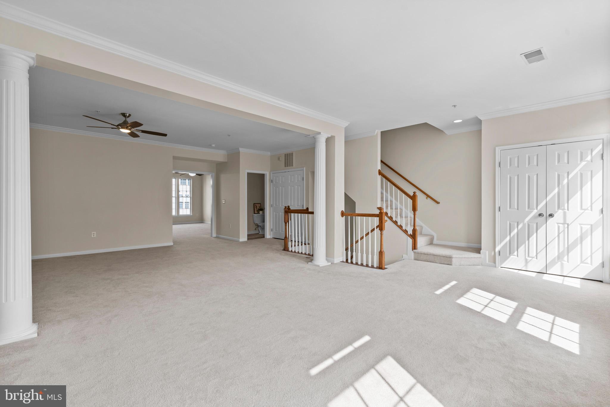2215 IVY LANE 6