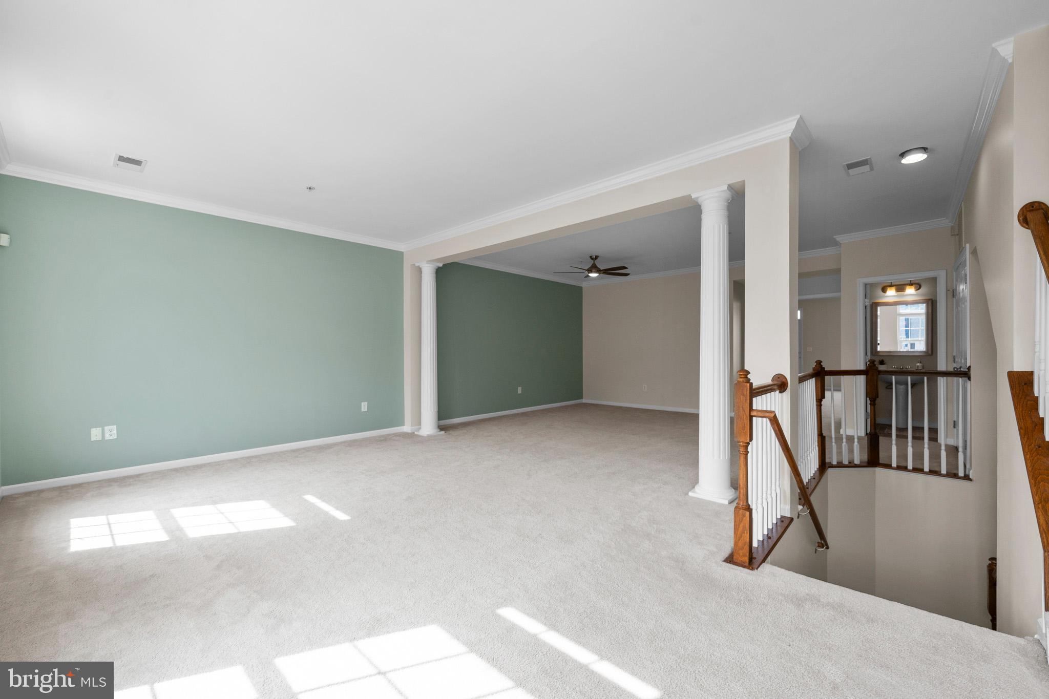 2215 IVY LANE 6