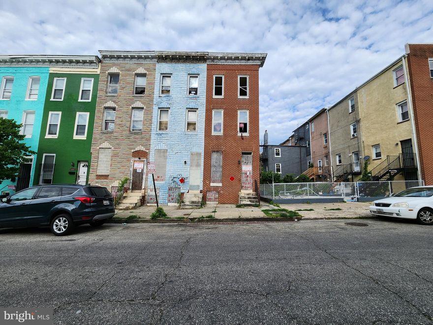 HOUSING AUTHORITY OF BALTIMORE CITY OFFICIAL ONLINE AUCTION. Bidding begins 5/23/2025 @ 10:00 AM. Bidding ends 5/27/2025 @ 11:05 AM. List Price is Suggested Opening Bid. Deposit: $5,000. Deposit to increase to 10% of the purchase price within 48 hours of the auction ending, if applicable. This 3-story townhouse is located in the Franklin Square neighborhood of Baltimore. The area is conveniently situated near several notable locations, including the West Baltimore MARC Station and Grace Medical Center. The nearest major traffic artery, N Fulton Ave, provides easy access to the rest of the city.