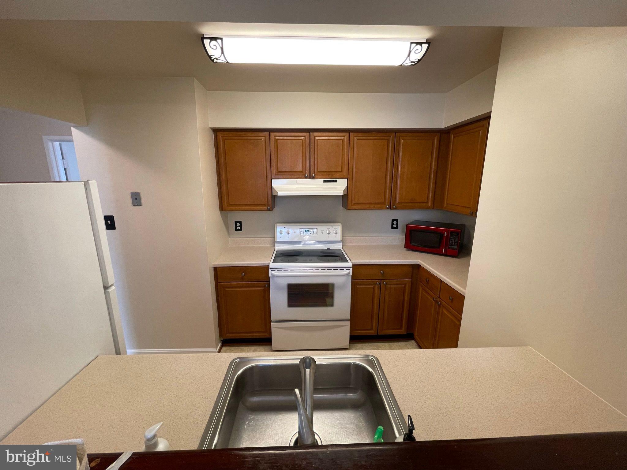 OAKWOOD COMMONS AT BURKE - Residential Lease