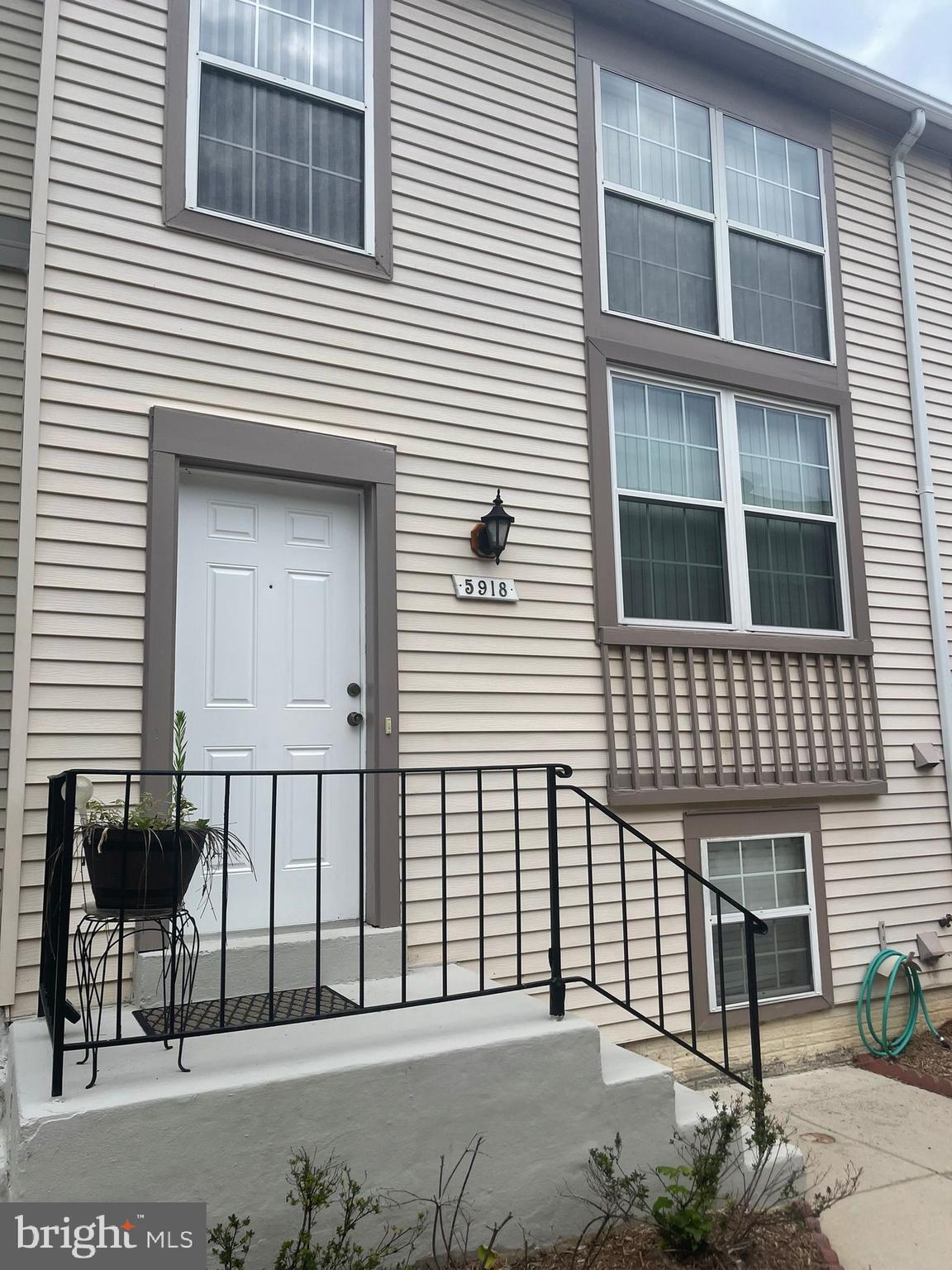 OAKWOOD COMMONS AT BURKE - Residential Lease