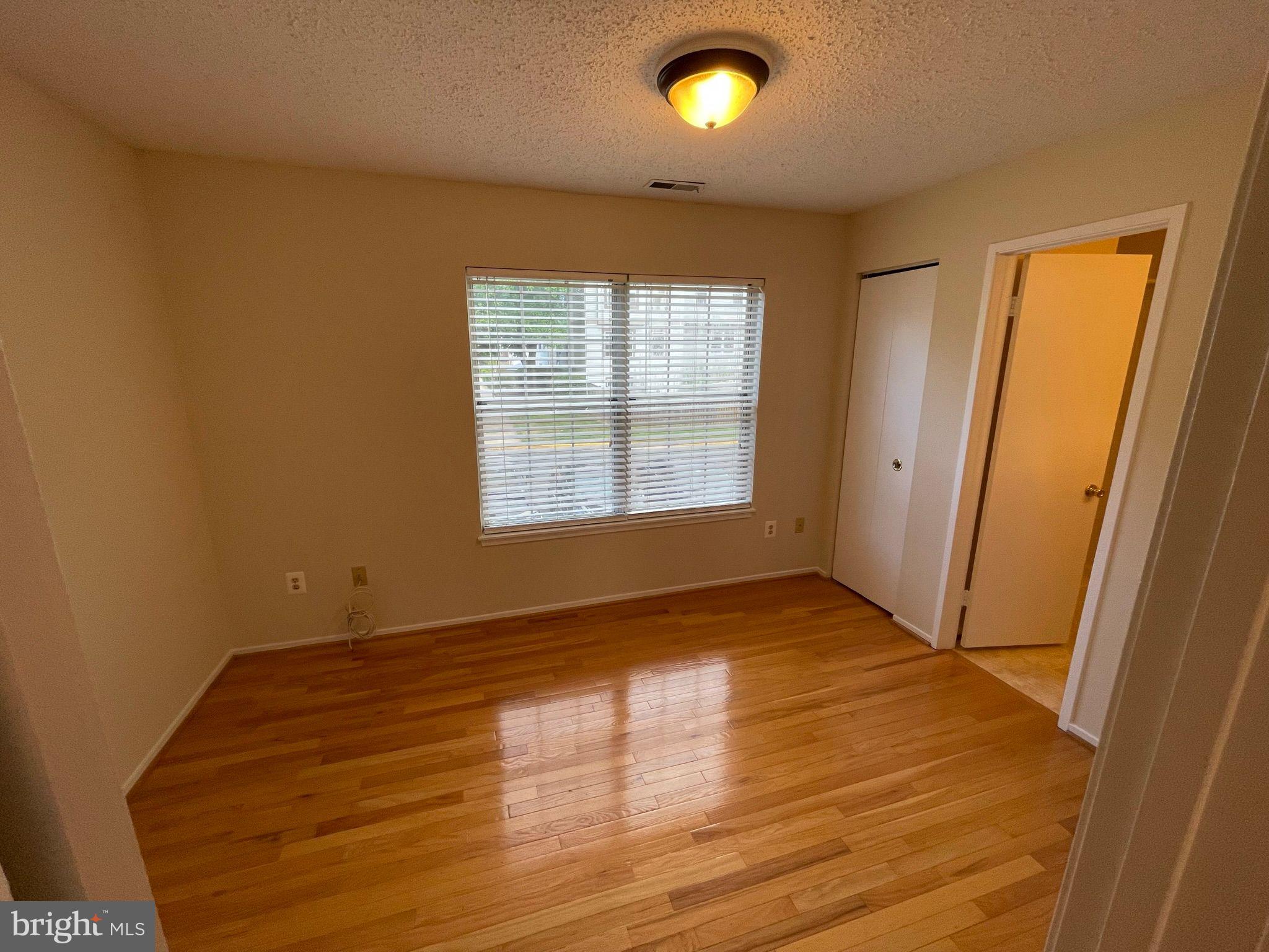 OAKWOOD COMMONS AT BURKE - Residential Lease