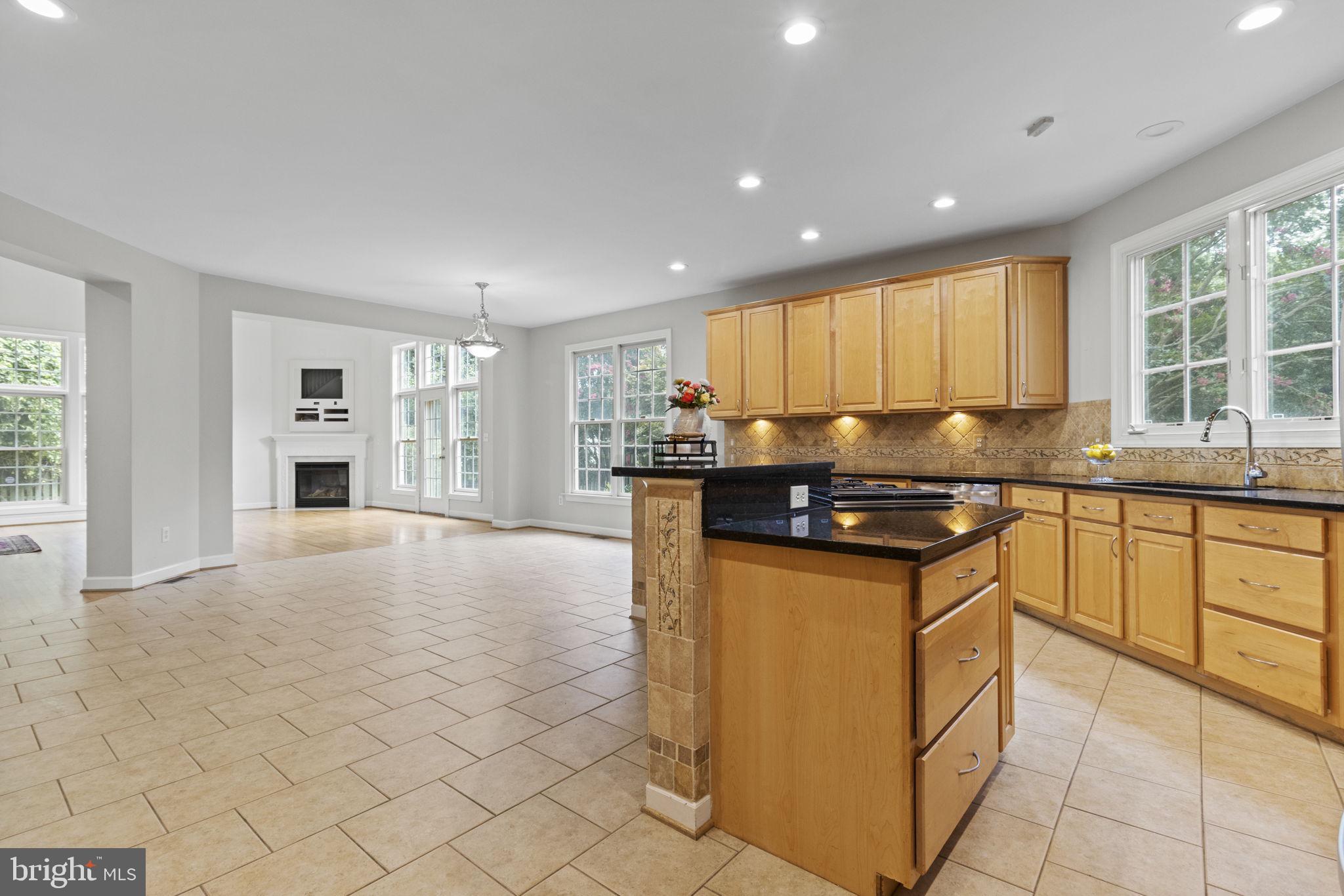 POTOMAC OUTSIDE - Residential