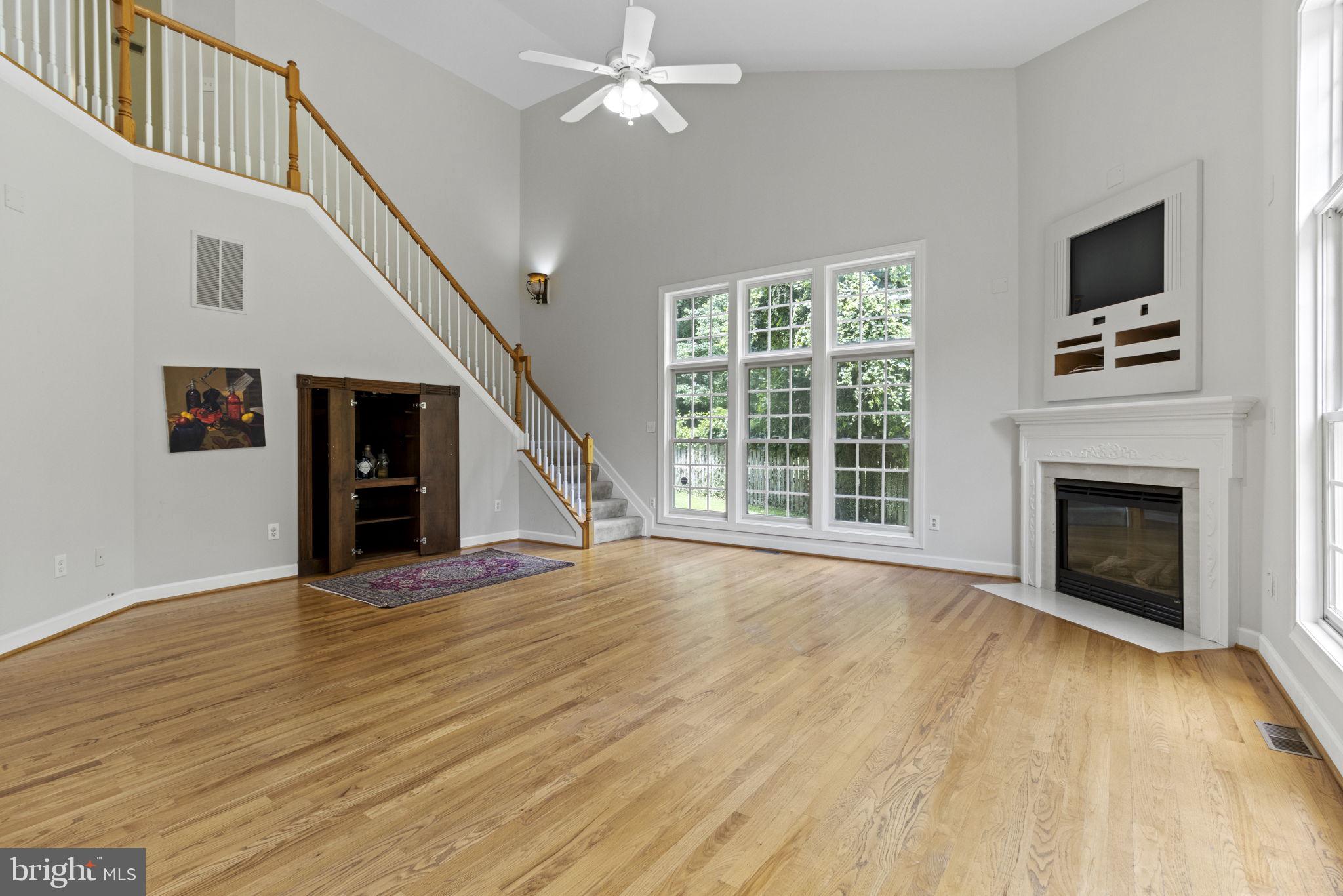 POTOMAC OUTSIDE - Residential