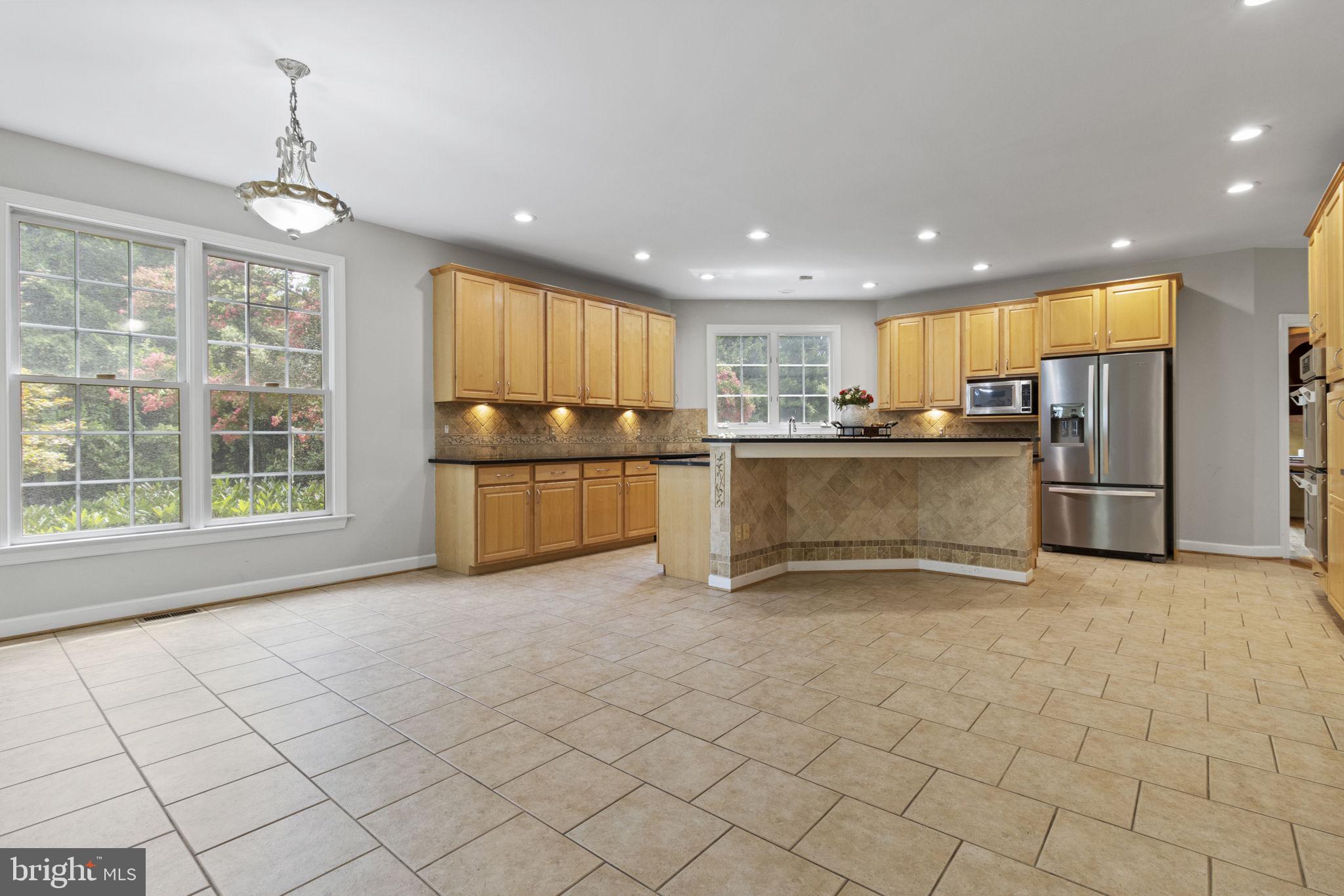 POTOMAC OUTSIDE - Residential