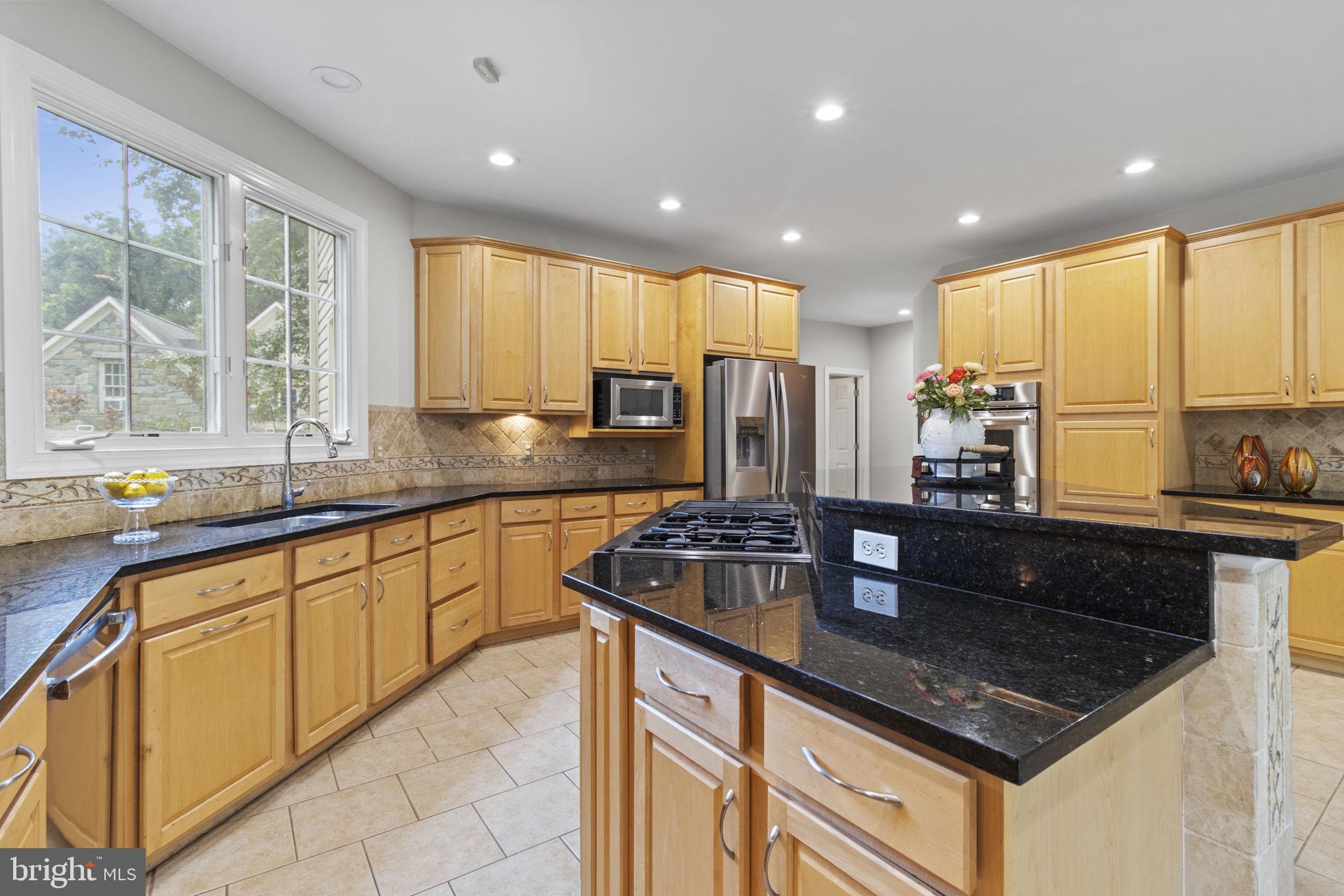 POTOMAC OUTSIDE - Residential