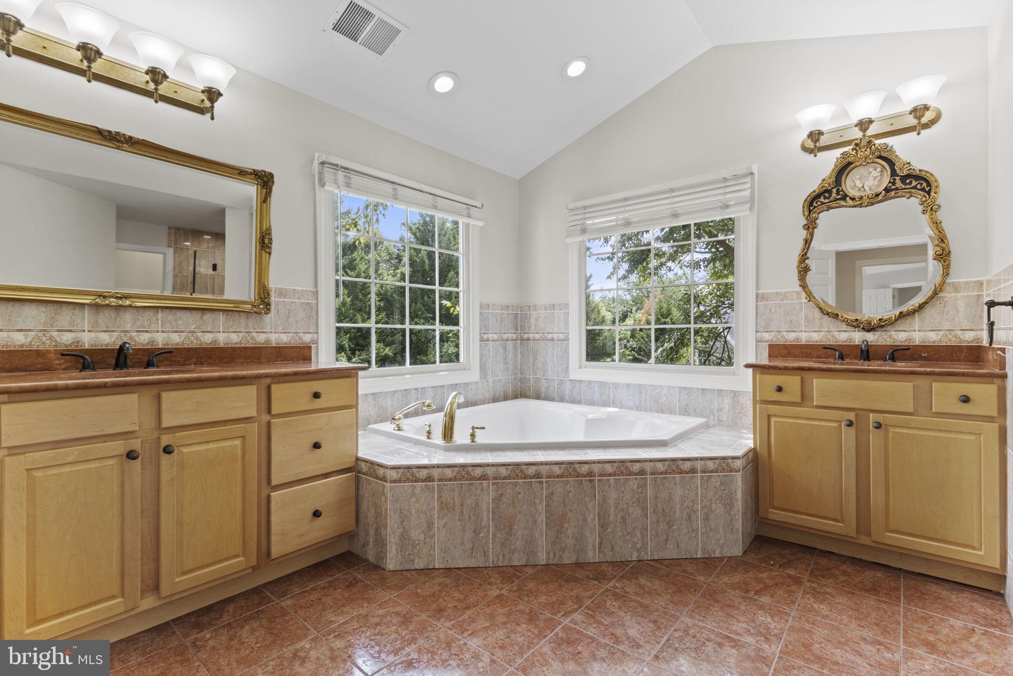 POTOMAC OUTSIDE - Residential