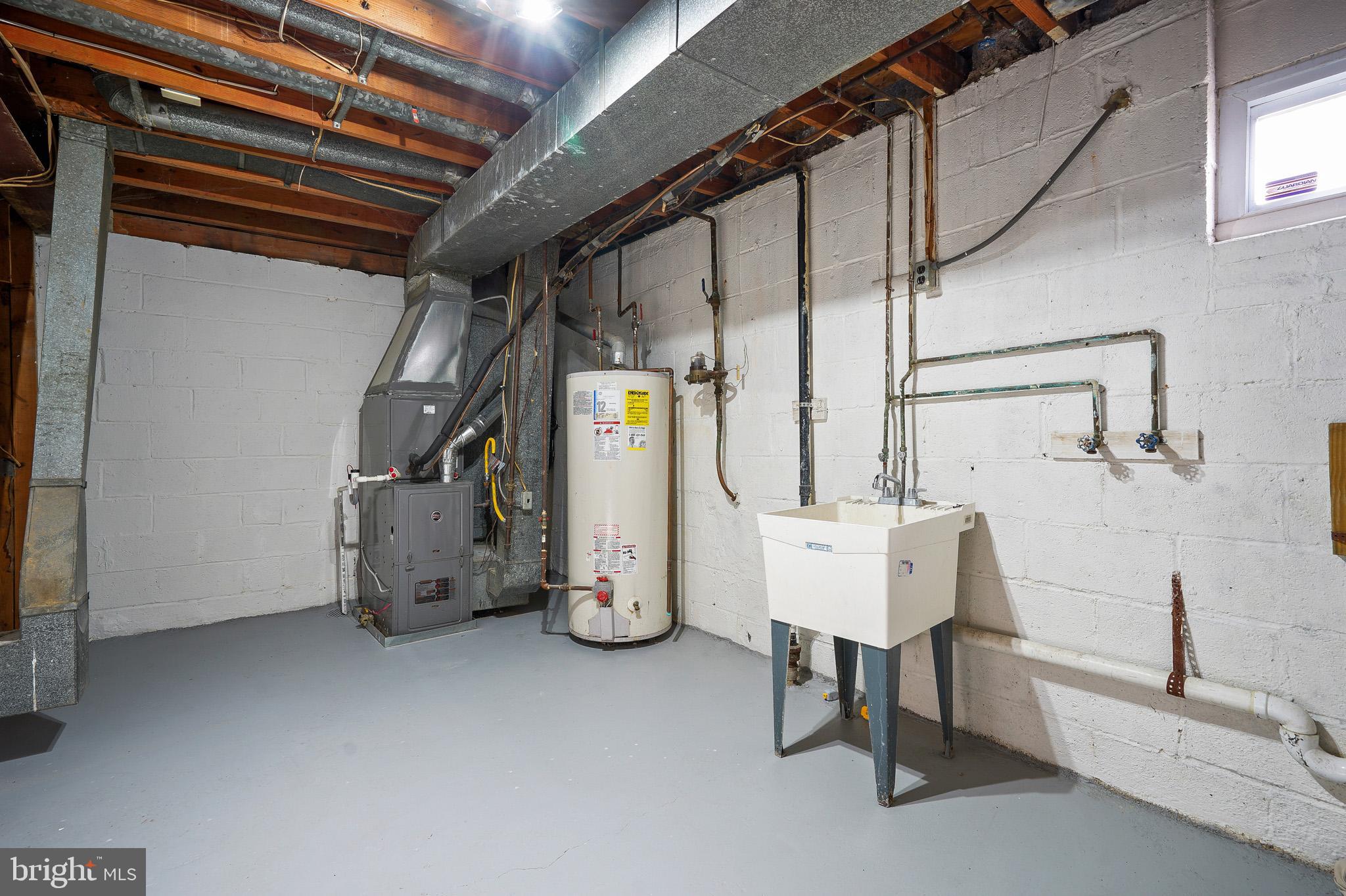 SOUTHGATE WOODS TOWNHOUSES - Residential