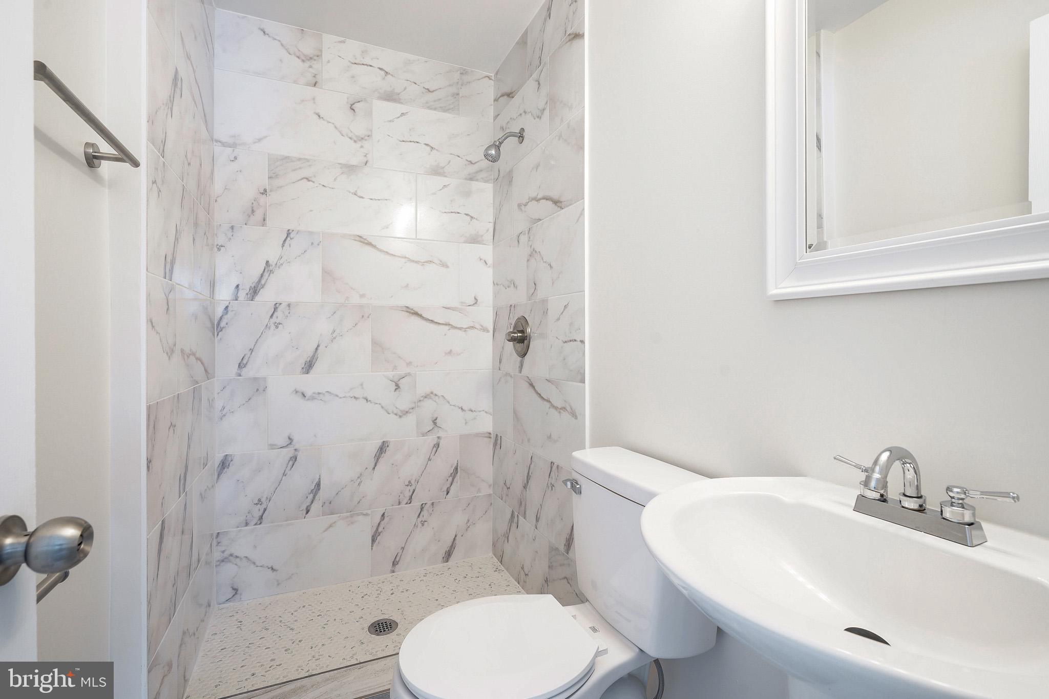 SOUTHGATE WOODS TOWNHOUSES - Residential