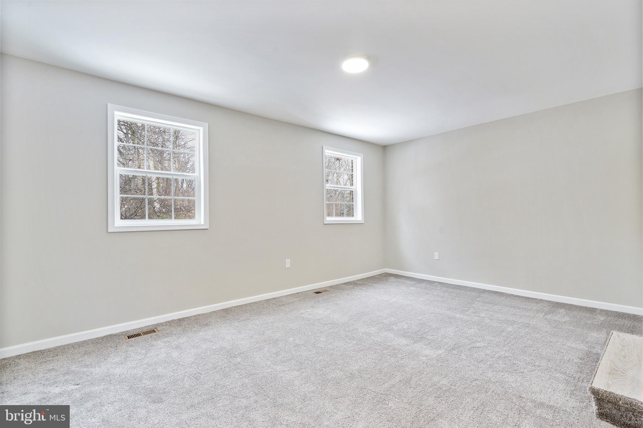 SOUTHGATE WOODS TOWNHOUSES - Residential