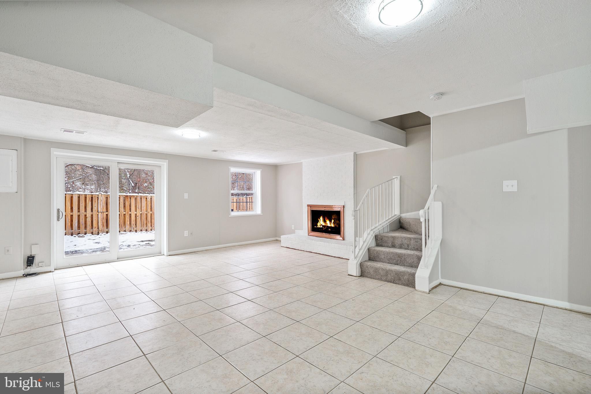 SOUTHGATE WOODS TOWNHOUSES - Residential