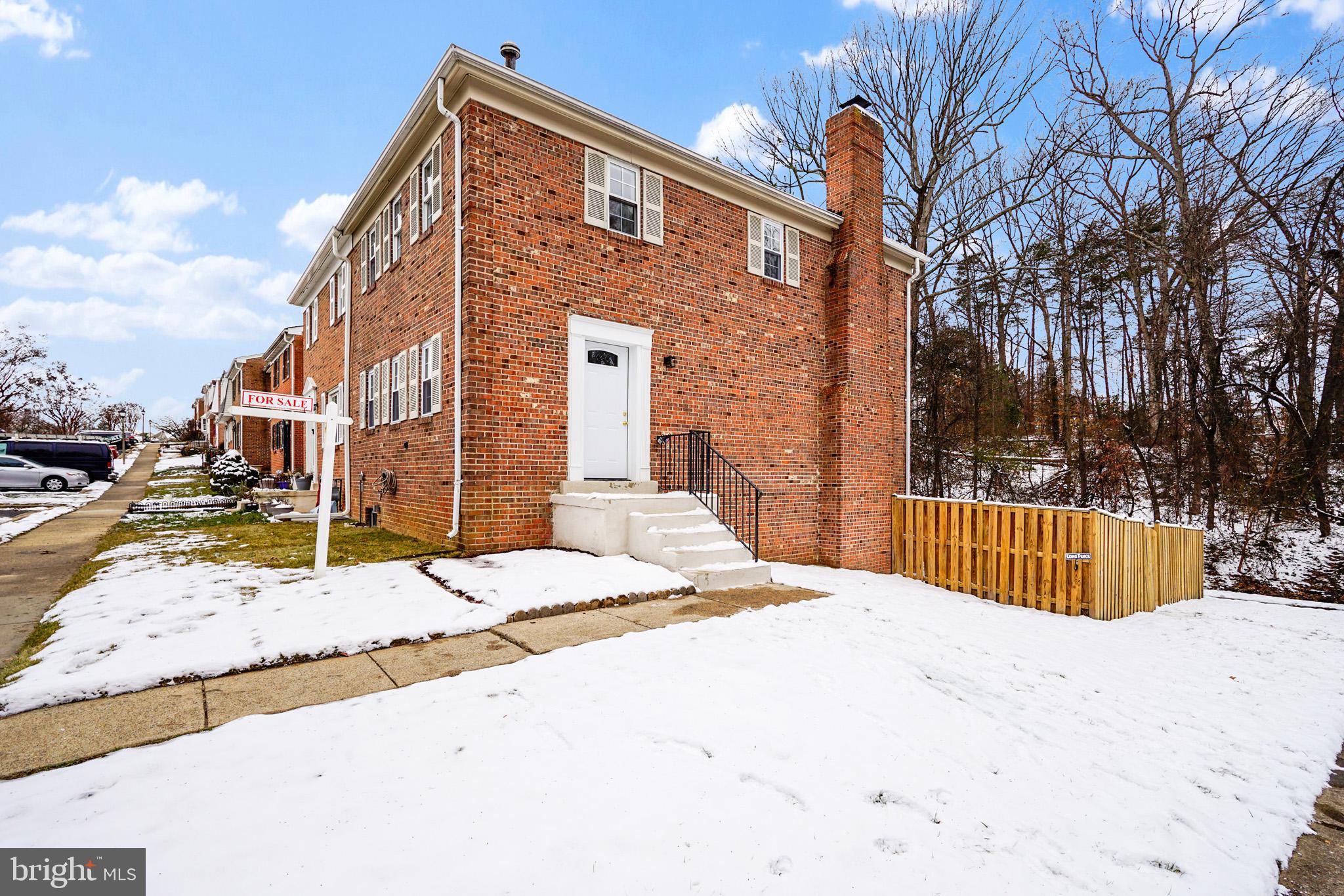 SOUTHGATE WOODS TOWNHOUSES - Residential