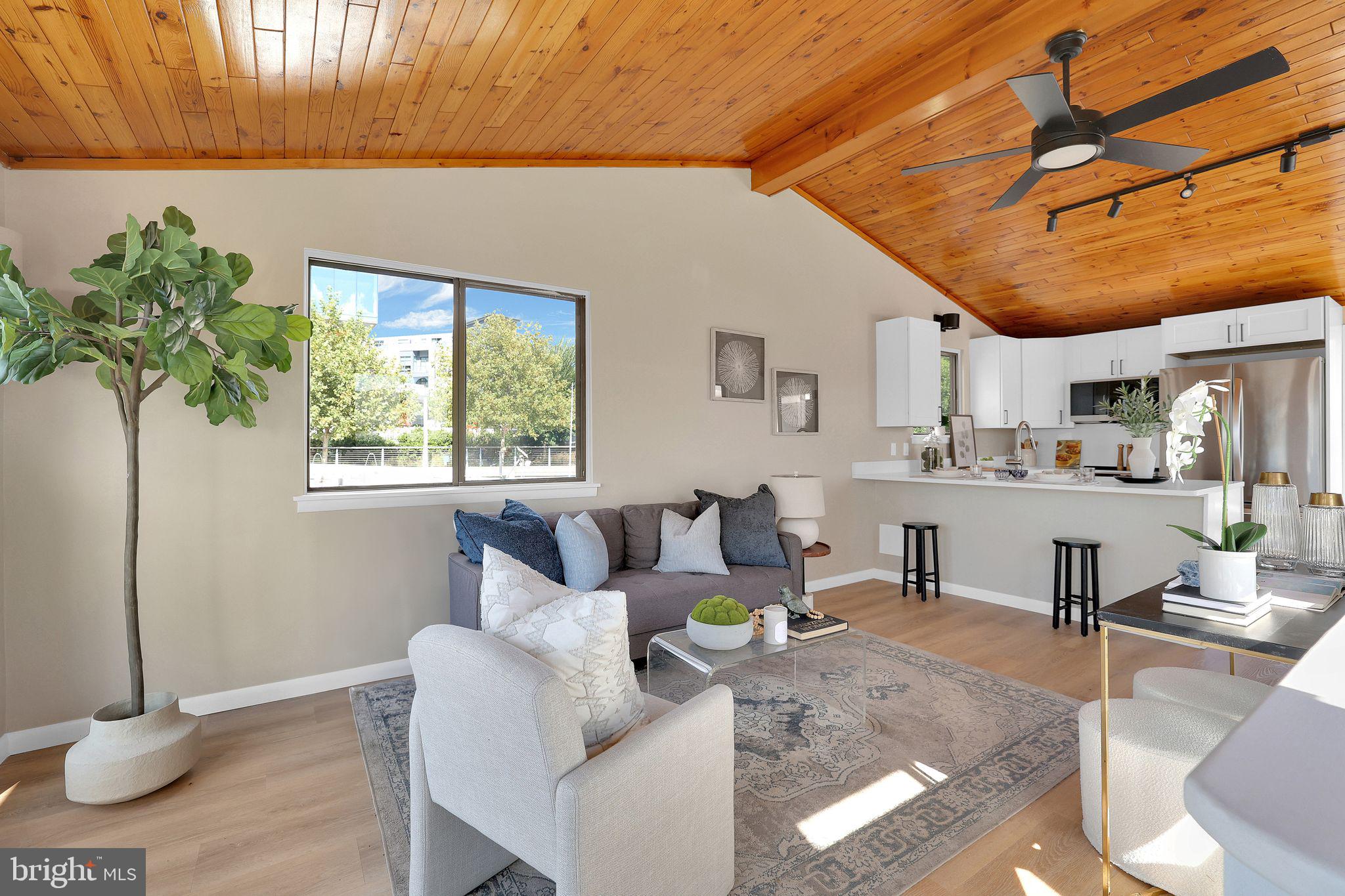 650 WHARF ST SW Z-01