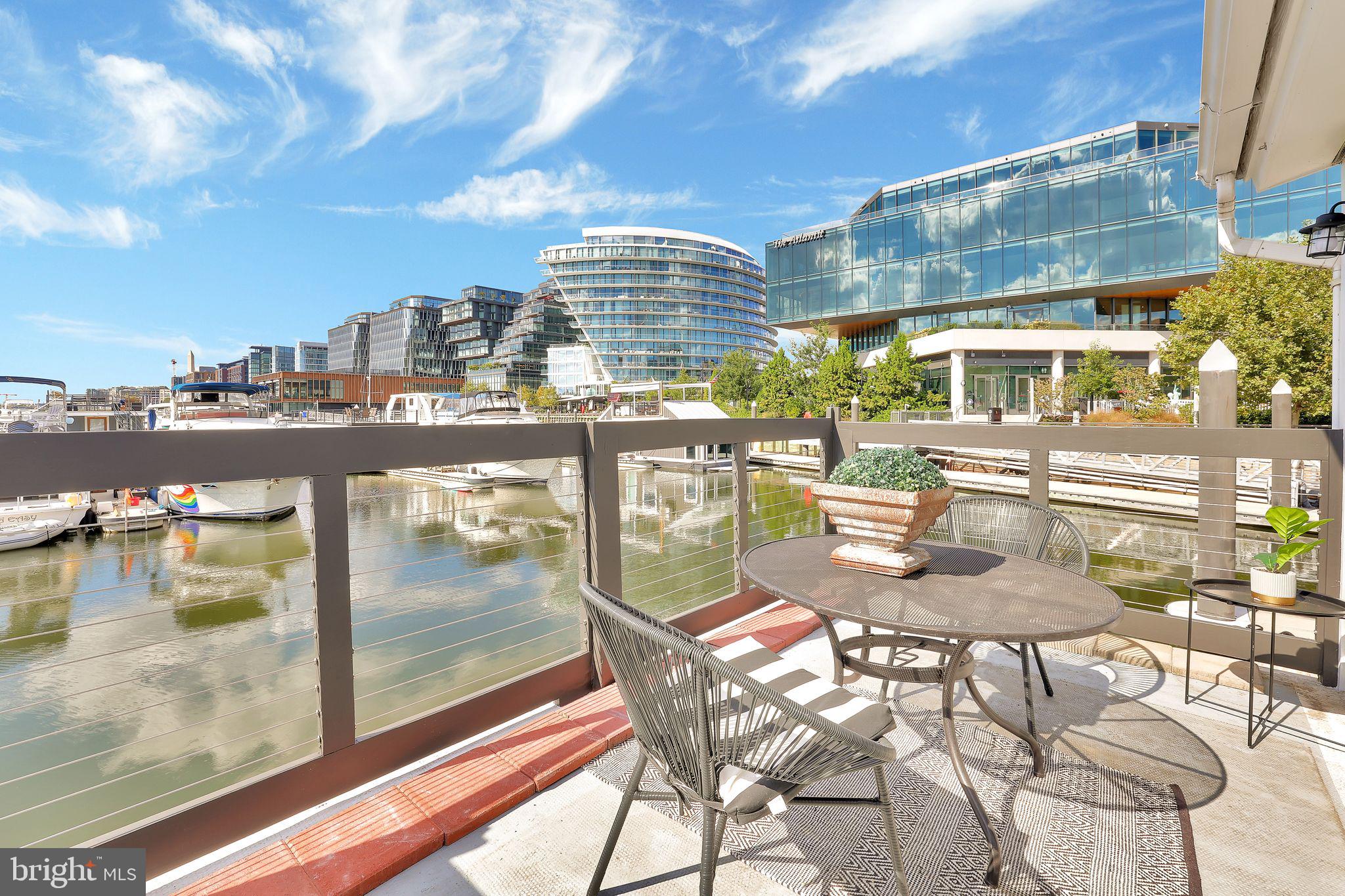 650 WHARF ST SW Z-01