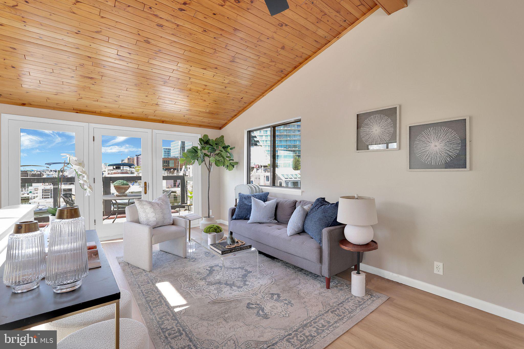 650 WHARF ST SW Z-01