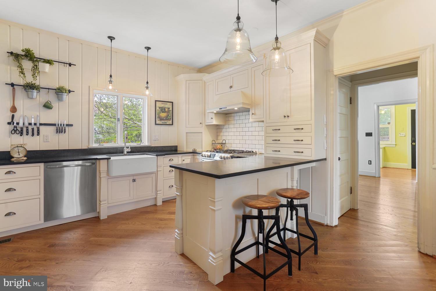 OLNEY SQUARE - Residential