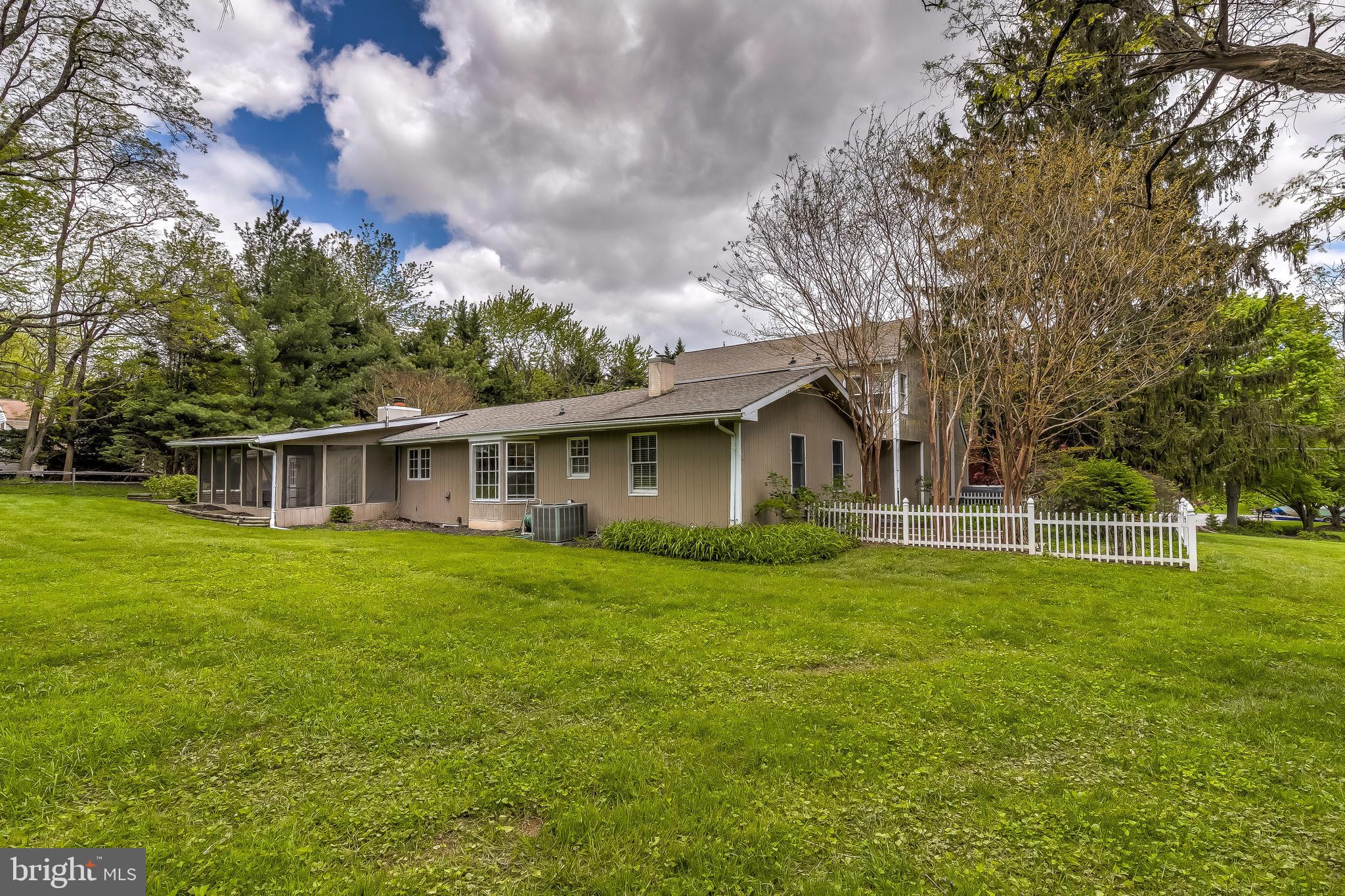 PADONIA CROSSING - Residential