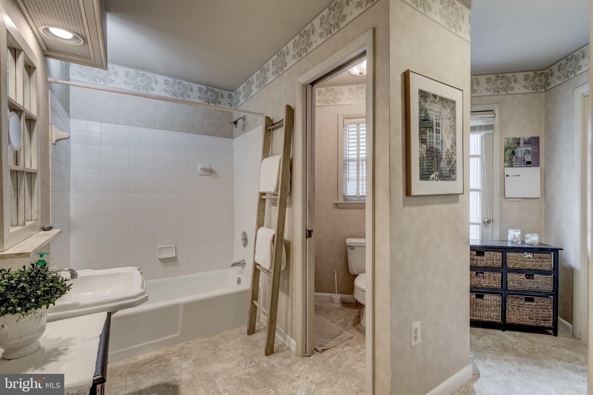 PADONIA CROSSING - Residential