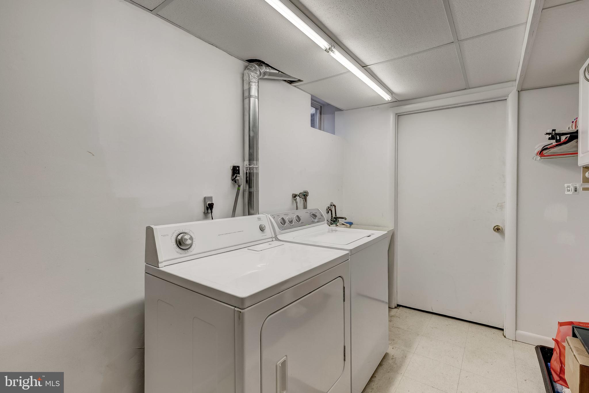 PADONIA CROSSING - Residential