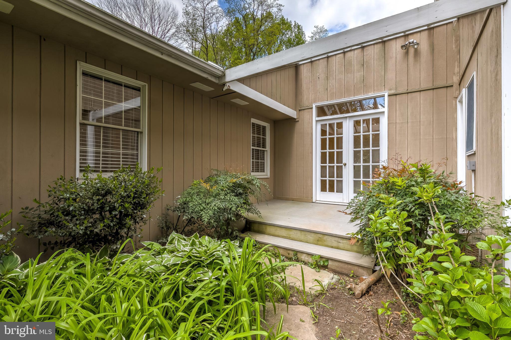 PADONIA CROSSING - Residential