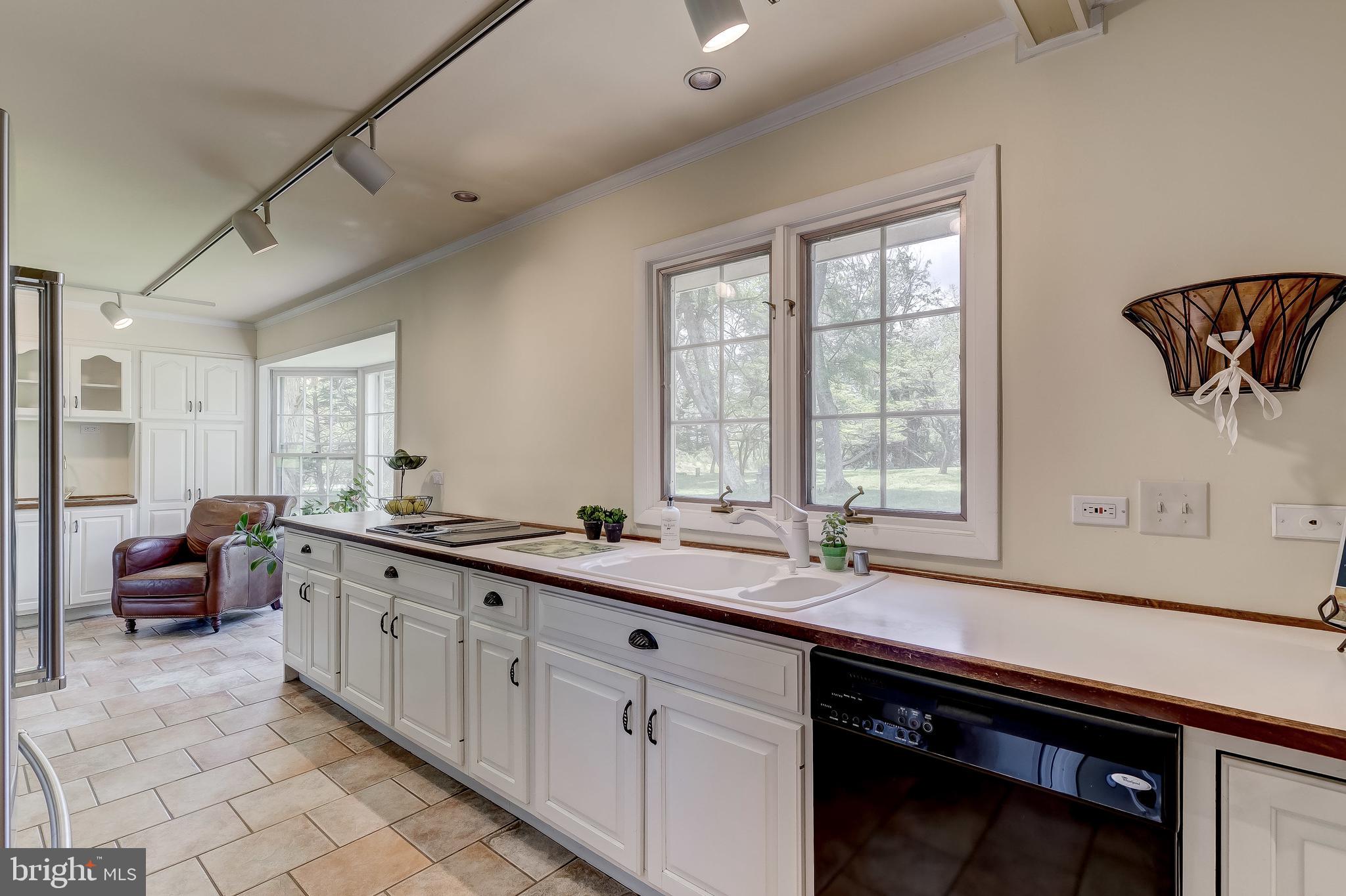 PADONIA CROSSING - Residential