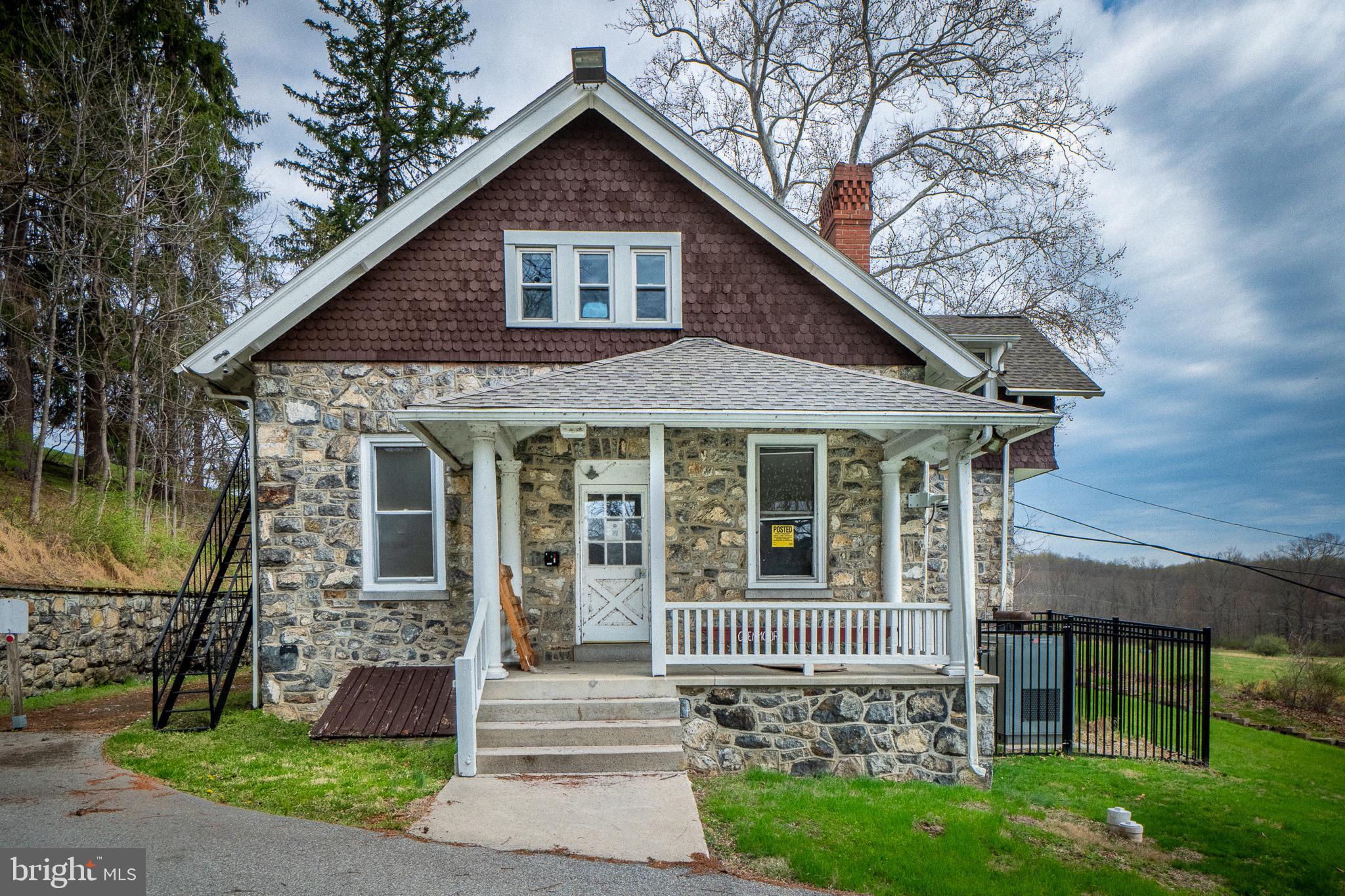 00 DEVEREUX ROAD