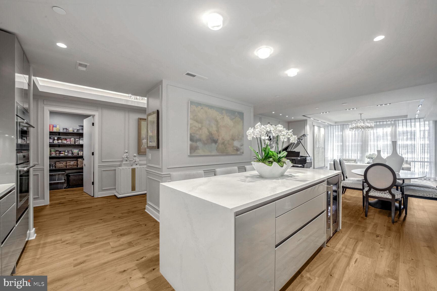 ROSSLYN - Residential