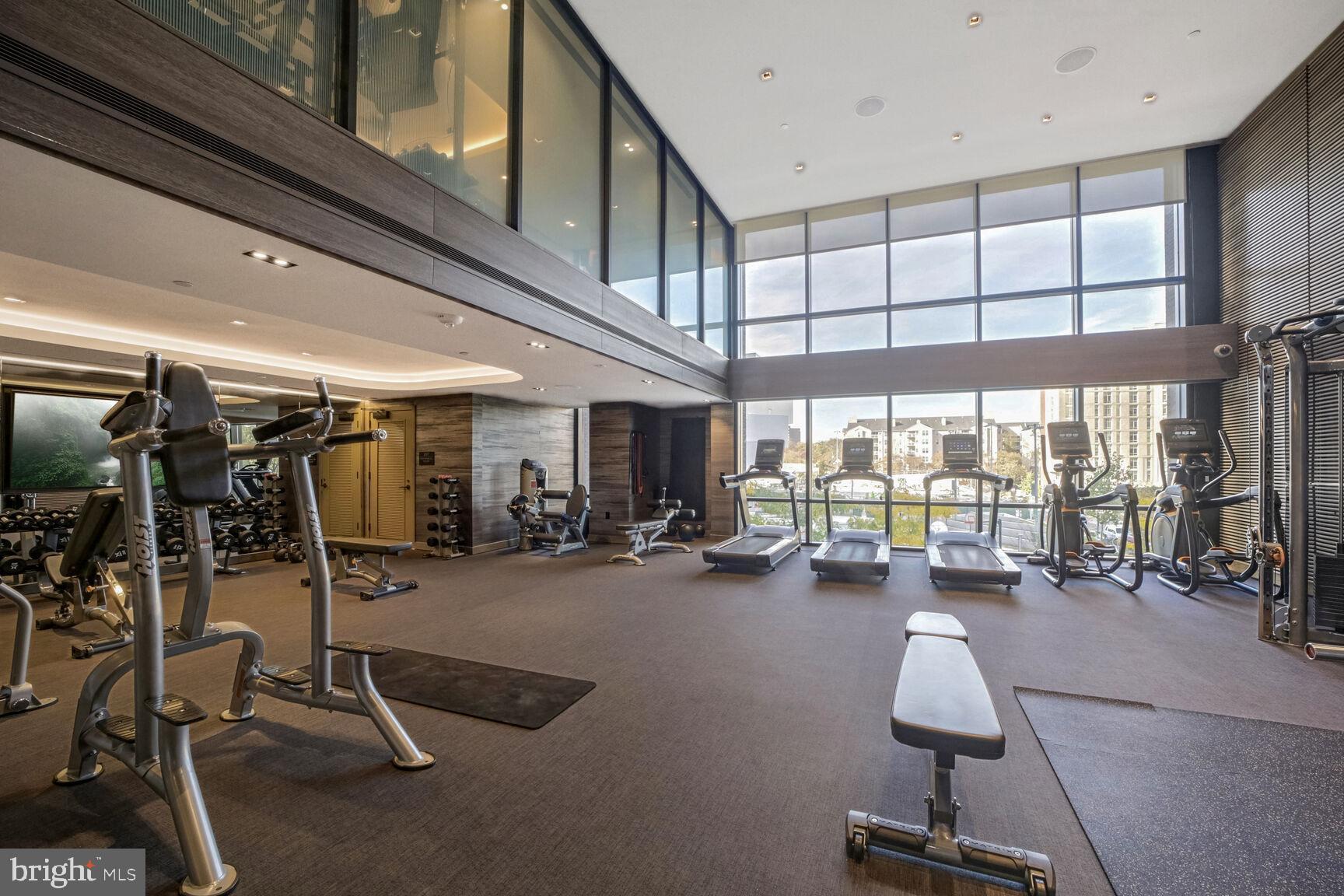 ROSSLYN - Residential